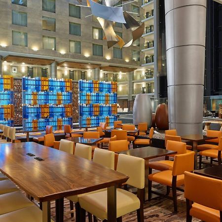 Отель The Westin Detroit Metropolitan Airport Ромулус Экстерьер фото